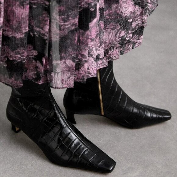 Michael Kors Cosmo Crocodile Embossed Leather Kitten Heel Dress Bootie NIB - Picture 3 of 3